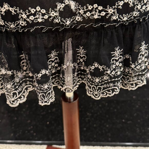 🖤 BCBGMAXAZRIA Black & White Embroidered Strapless Tiered Dress – Size 8 - Picture 5 of 13